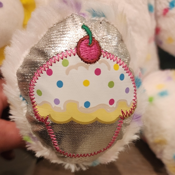 Build a Bear Bake Shop Series Confetti Sprinkles Cupcake Sweet Treats Plush Bear - Picture 3 of 3